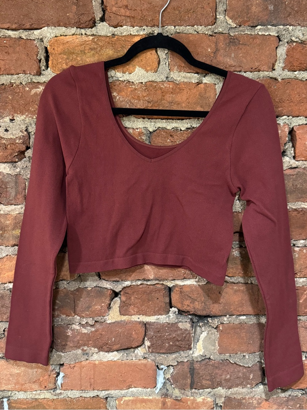 Aeropostale Women's Maroon Long Sleeve V-Neck Cropped Top